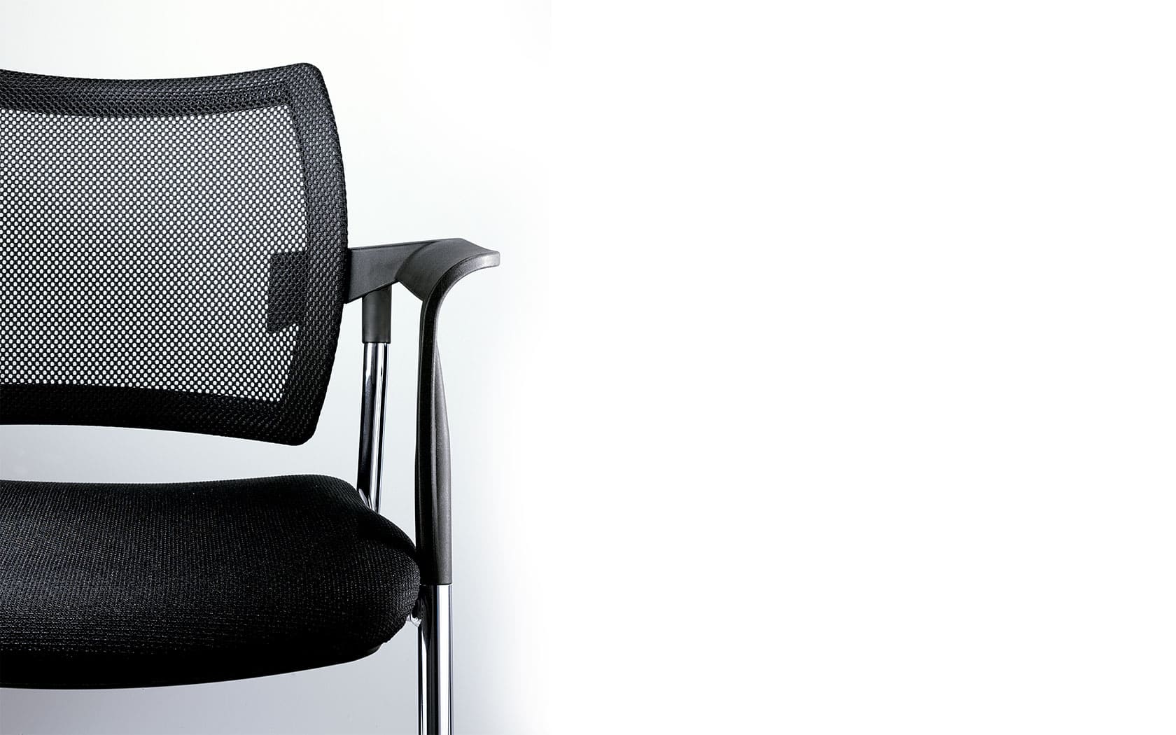 Somos una fábrica de sillas de oficina ergonómicas y de diseño.